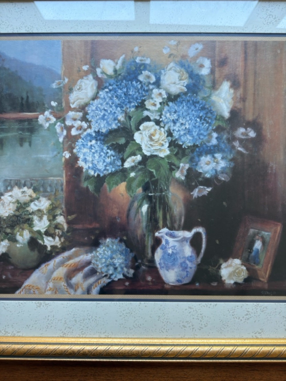 Vintage Hydrangea Framed Wall Art Gold Frame Coastal Grandmillennial - Picture 2 of 8